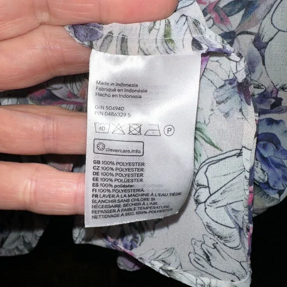 Cute Size 8 Top. MUST BE BUNDLED. (T) - Picture 5 of 7